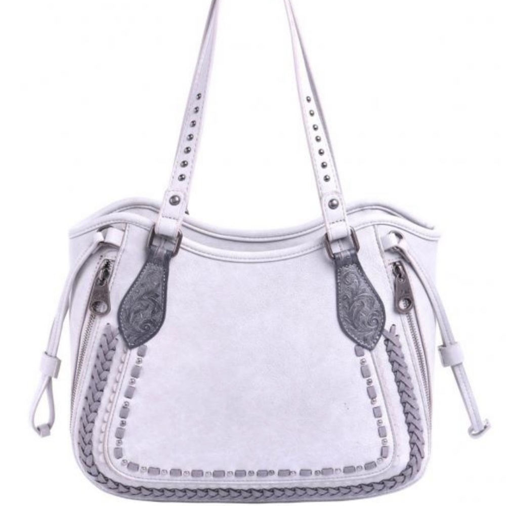 NOT FOR SALE!!!! I am looking for this exact purse.